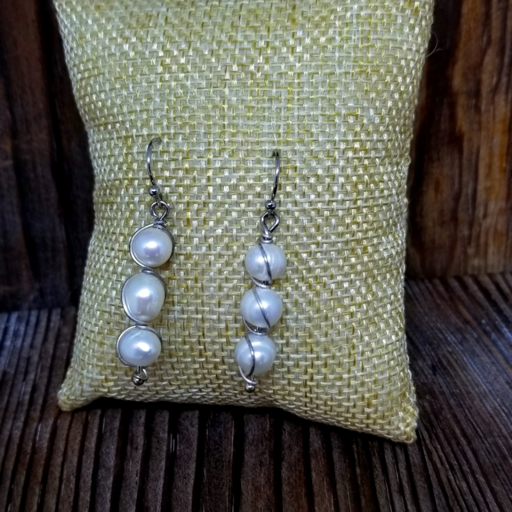 Pearl dangly earrings♡